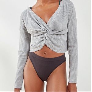 Black Knotted Long Sleeve Thermal